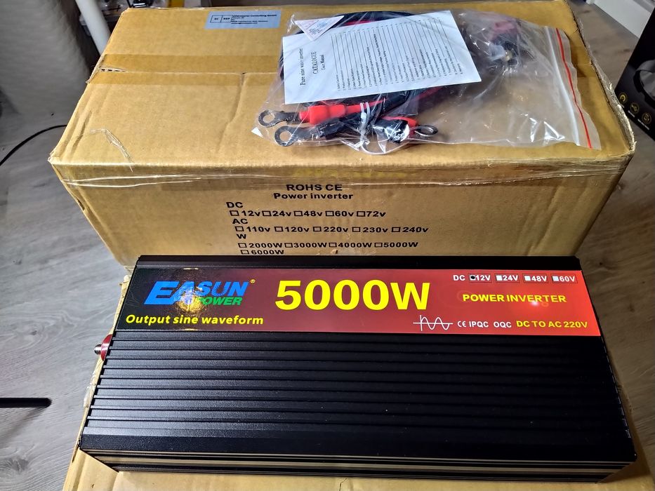 Invertor EASUN cu Undă Sinusoidală Pură DC 12V /AC220V Putere 5000W