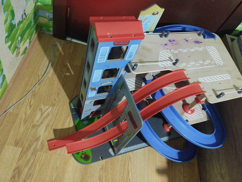 Детски паркинг писта