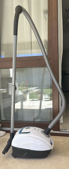 Aspirator cu sac Bosch