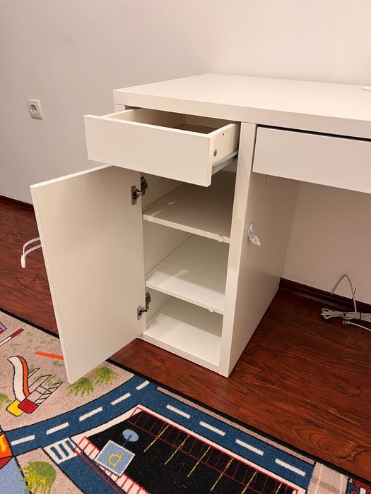 Бюро и допълнително чекмедже на колелца, IKEA