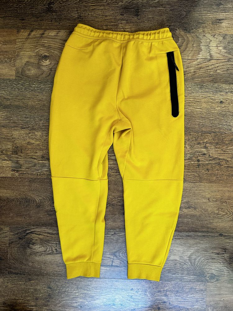 Nike tech fleece yellow joggers
