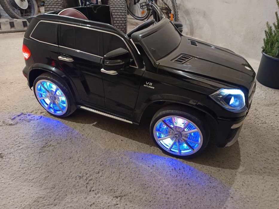 Акумулаторна кола Mercedes ML 63 AMG 12 V с меки гуми