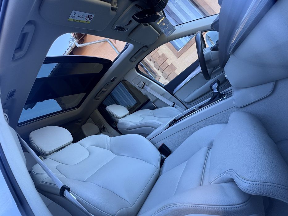 Volvo XC90 2019 AWD Automată, Full LED, Piele Albă