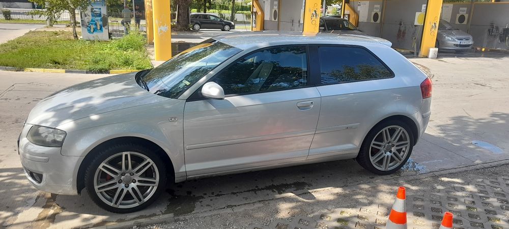 Лек автомобил Audi A3 2.0FSI