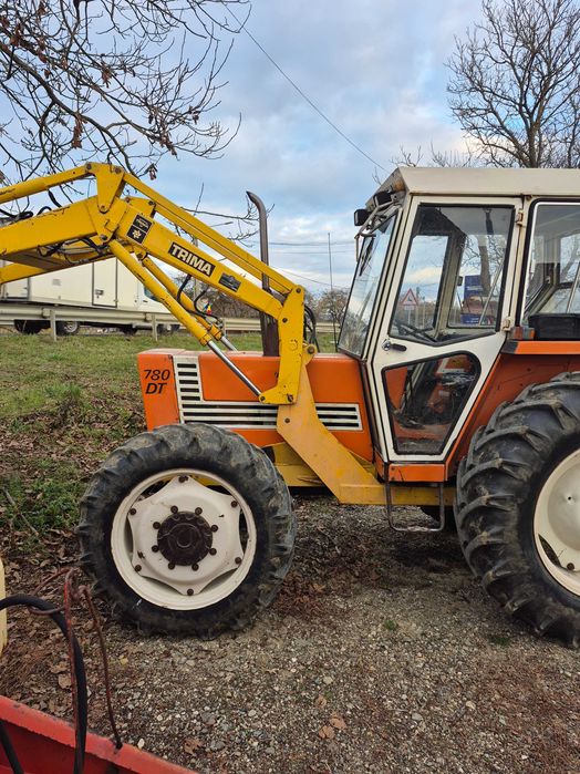 Tractor Fiat cu incarcator frontal
