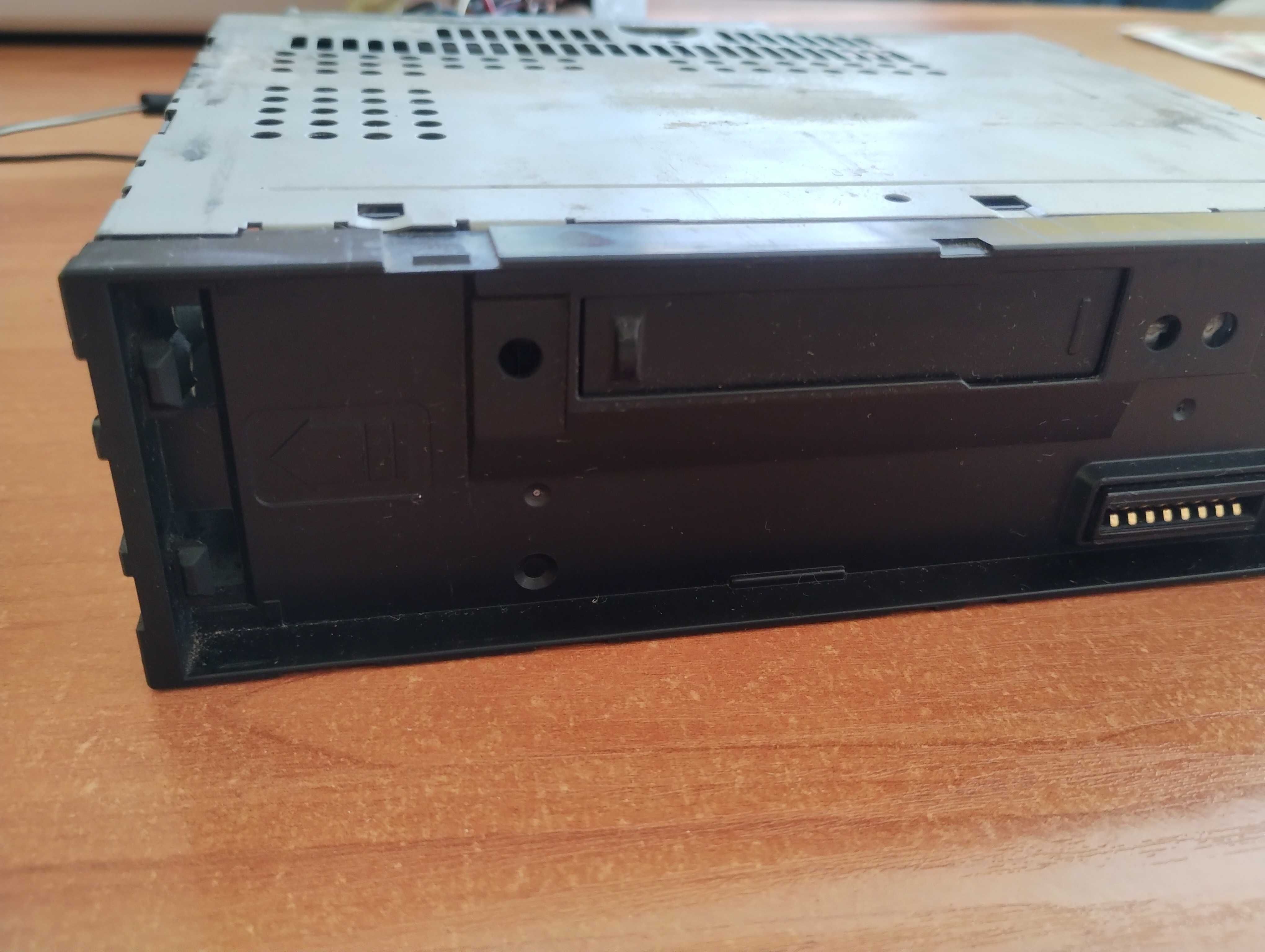 ,,Kenwood'' - радиокасетофон
