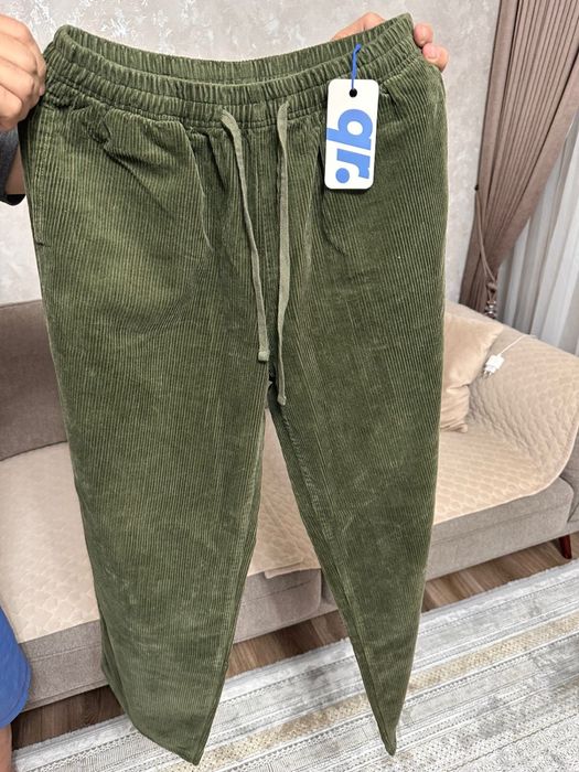 Продам вельветовые брюки новые