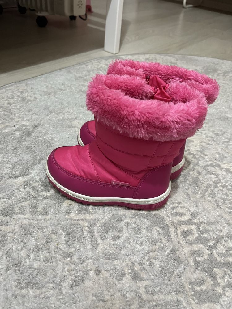 Продам зимние сапожки на девочку