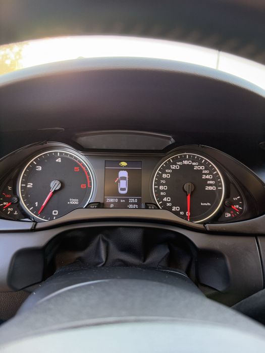 Audi A4 B8 2008 2.7 tdi.