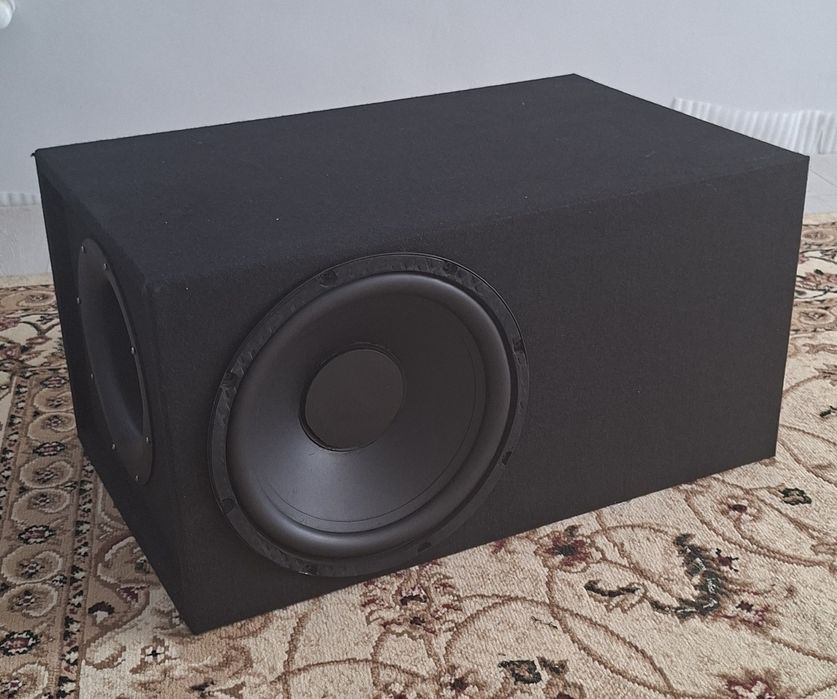 Продам сабвуфер буфер  Bazooka 12 дюйм с усилком мистери