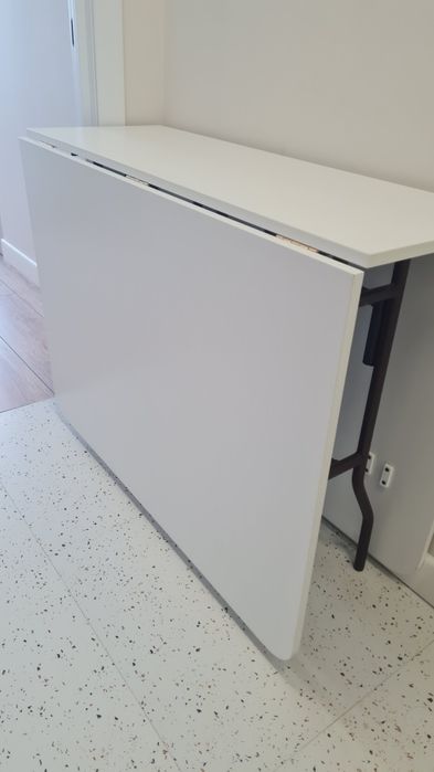 Книжный стол белый