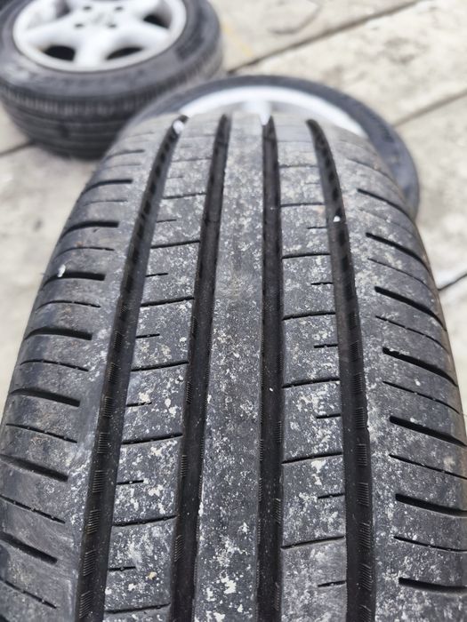 Vând 4 anvelope 175/65R14 4x100 + cauciucuri de vara negociabil