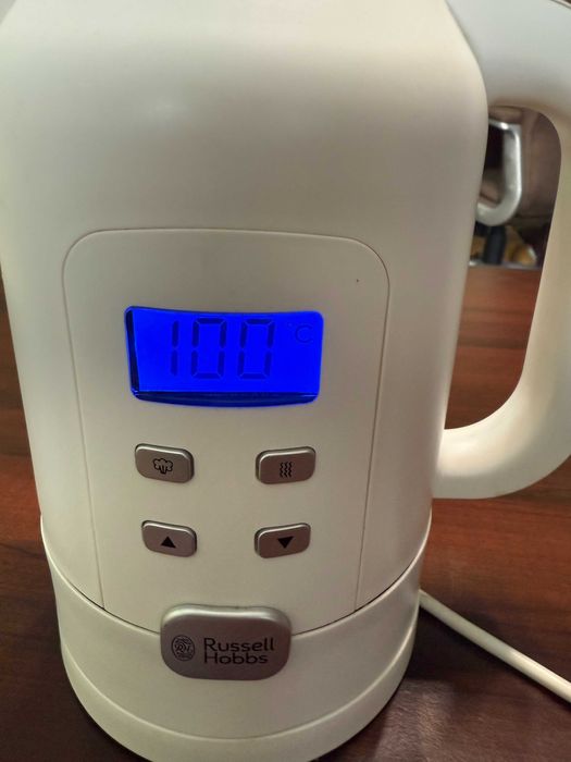 Fierbator de apa Russel Hobbs  precision control.