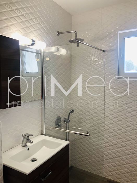 Дава се под наем Тристаен апартамент в Бургас, Център - 110 кв.м за 816 € - Снимка #6