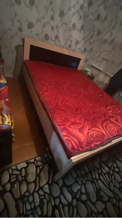 Продам матрас полуторка