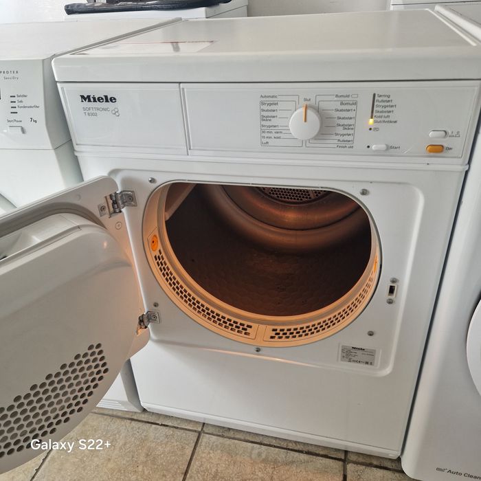 Коминна сушилня MIELE T8302