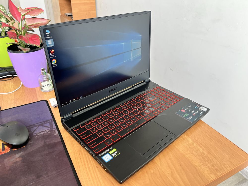 Ноутбук MSI ms16U core i7 9пок 16gb 256gb ssd+1Tb 1660ti