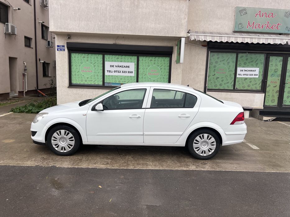 Opel Astra H sedan 1.6 benzina 2009