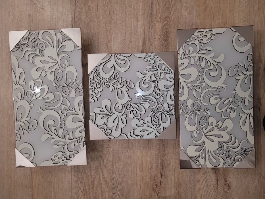 Set Lampă de tavan model 3 D cu doua aplice în stare foarte bună
