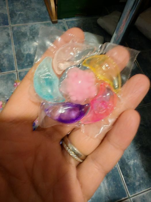 Vând detergent capsule