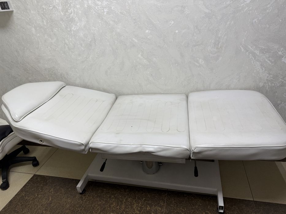 Продам кушетку. Самовывоз