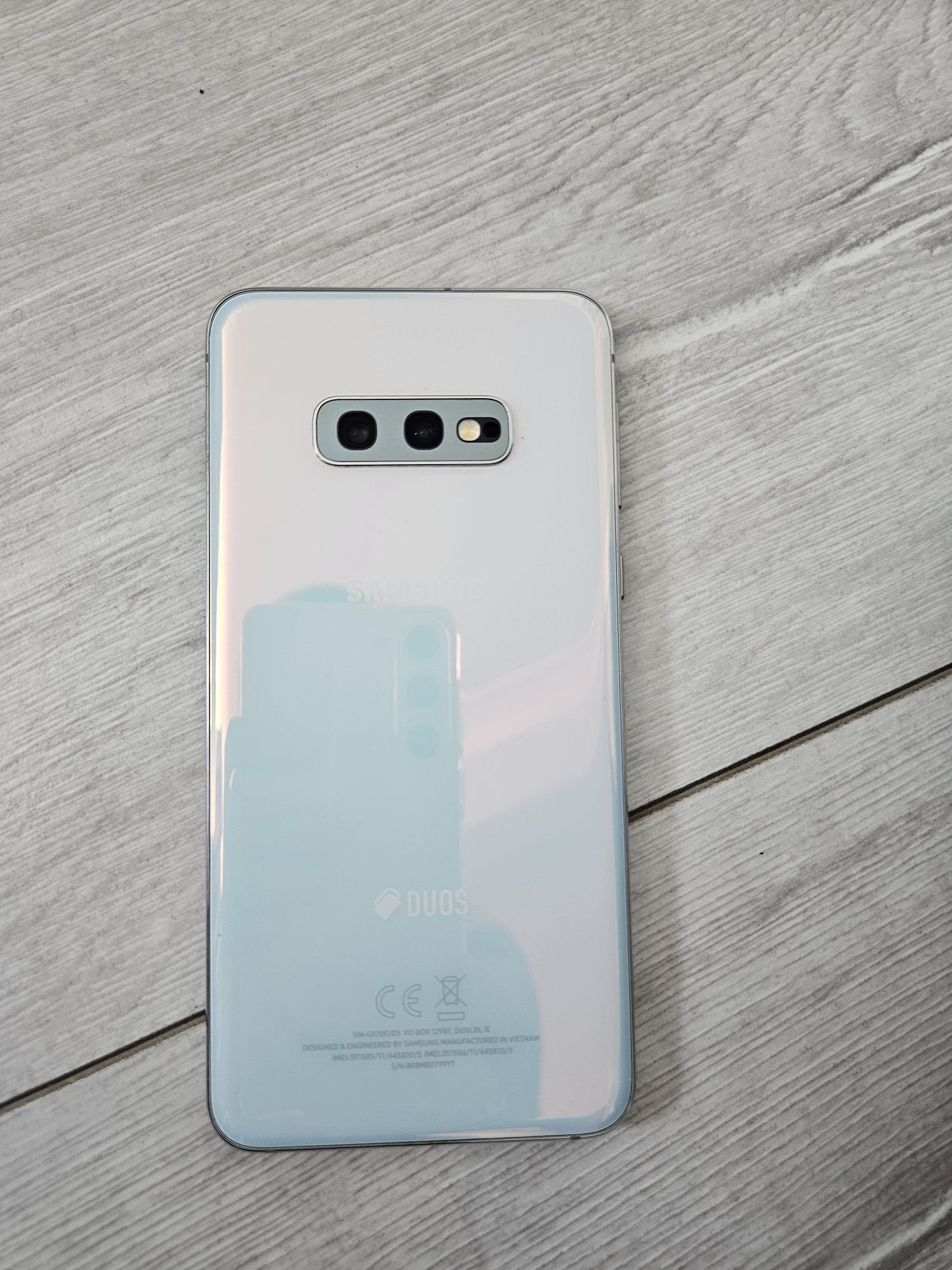 Samsung Galaxy S10e Prism white,Dual sim,128 GB + 15 бр. кейсове