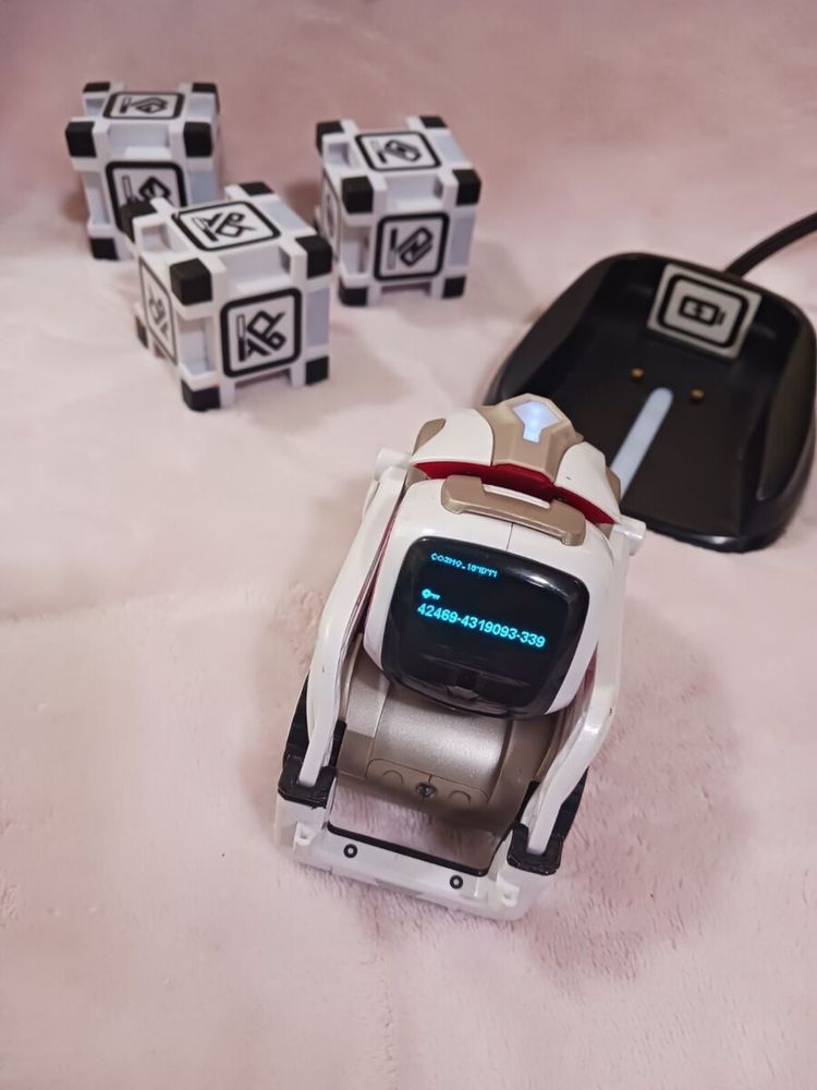 Cozmo anki роботче