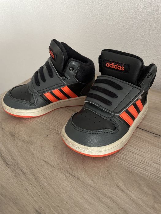 Adidas , marimea 23
