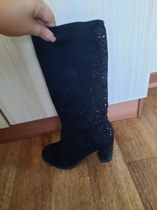 Срочно продам сапоги