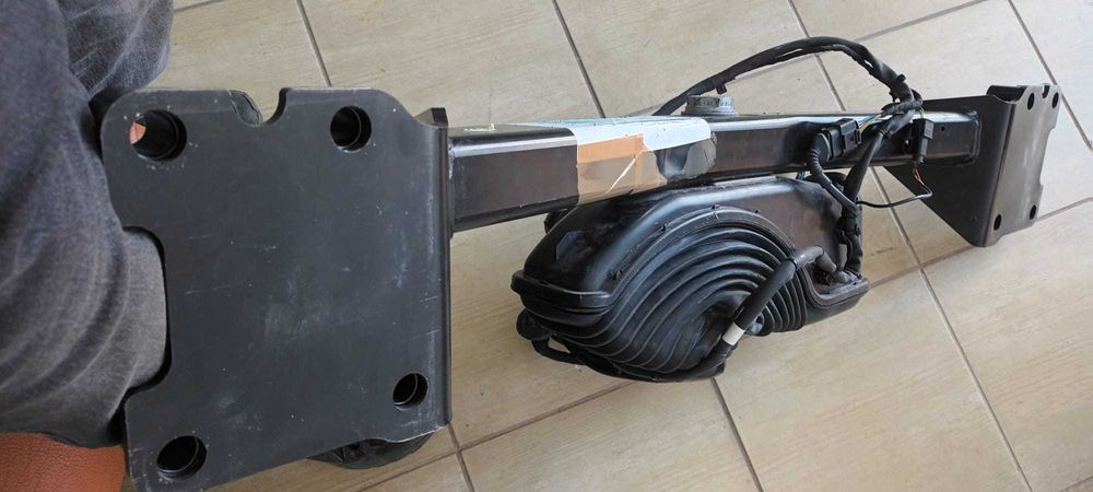 Vând cârlig remorcare auto Q7