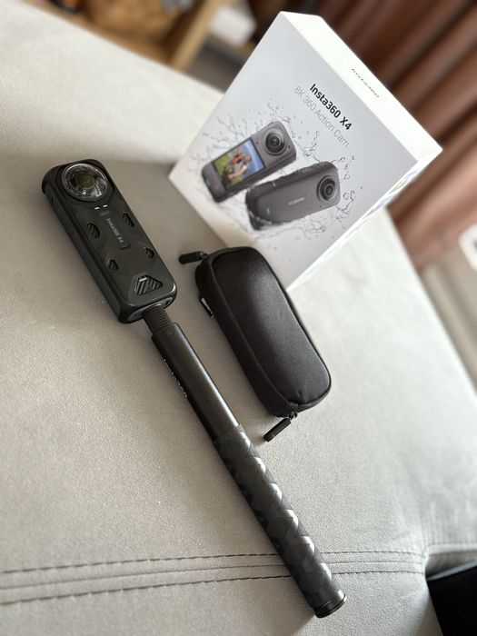Insta360 X4 360°- екшън камера с Invisible selfie stick
