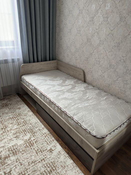 Односпальняя кровать, 2х90 с матрасом