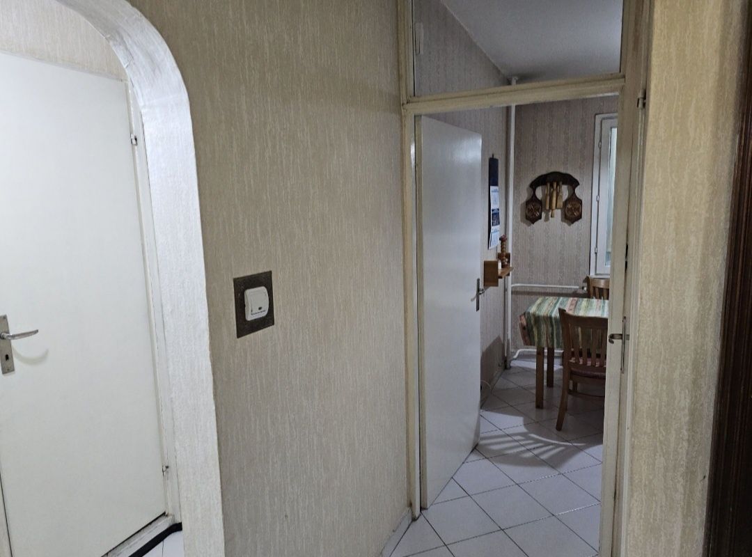Дава се под наем Двустаен апартамент в София, Света Троица - 65 кв.м за 433.5 € - Снимка #3