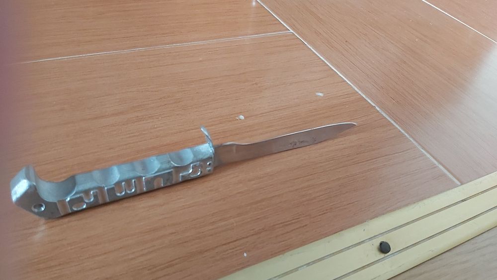 Vânt cuțit făcut manual