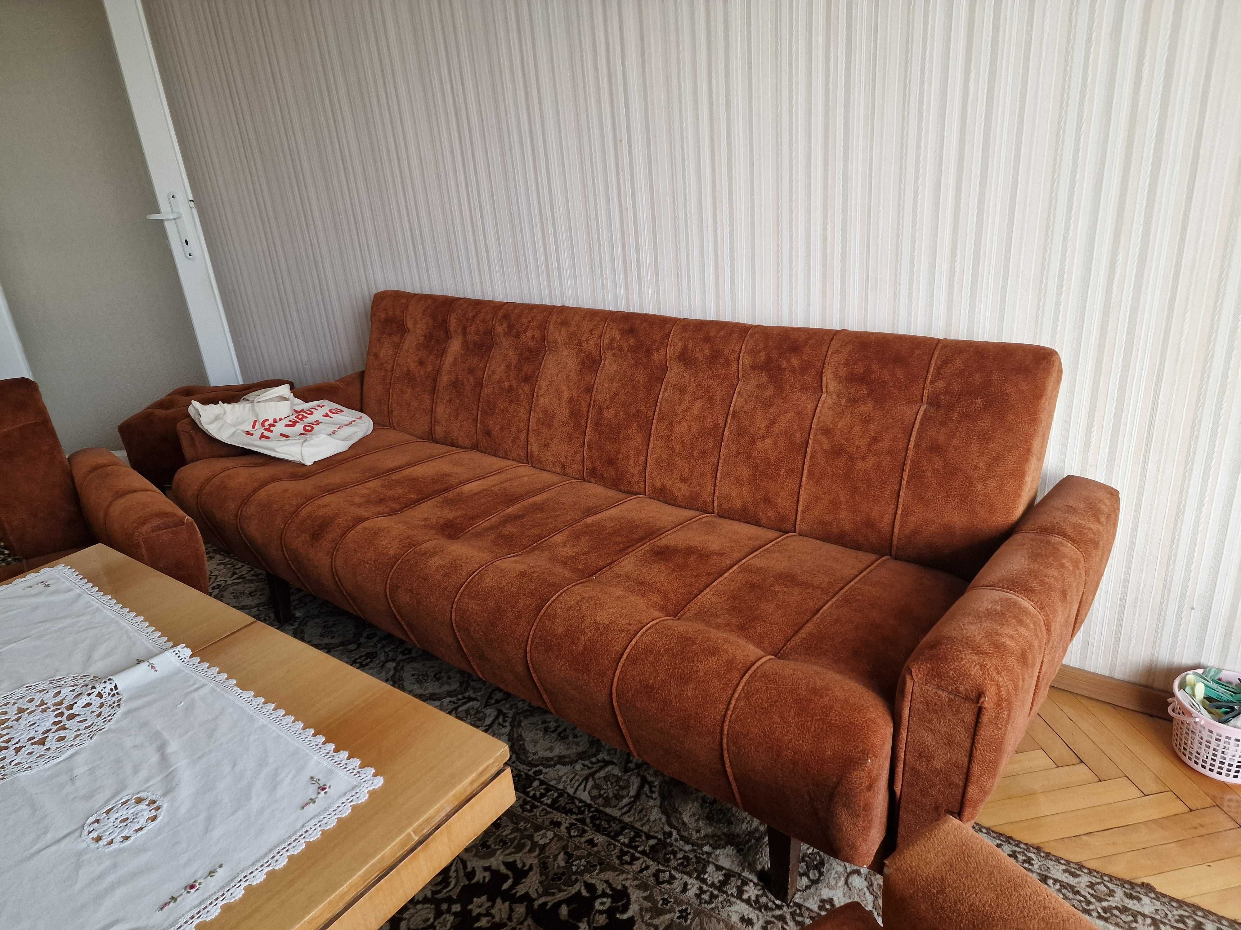 Ретро мека мебел