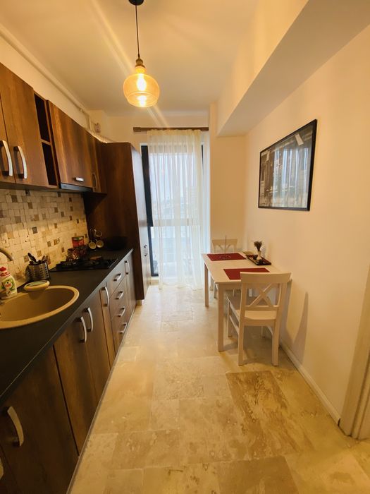 Inchiriez ap cu vedere la mare str.D-12