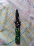 Briceag cu buton