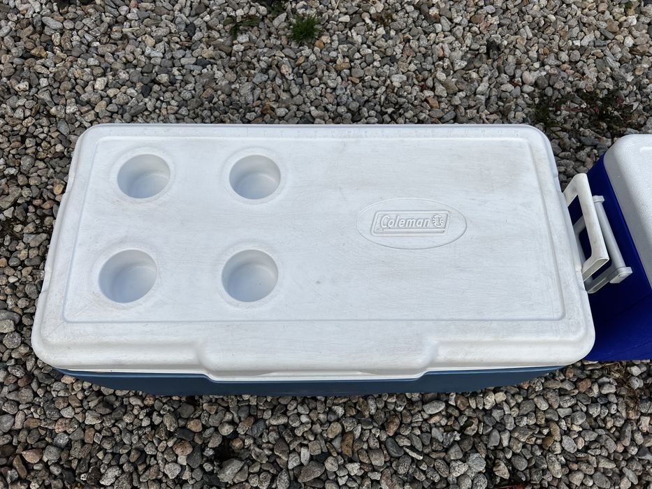 Vand doua lazi frigorifice Coleman