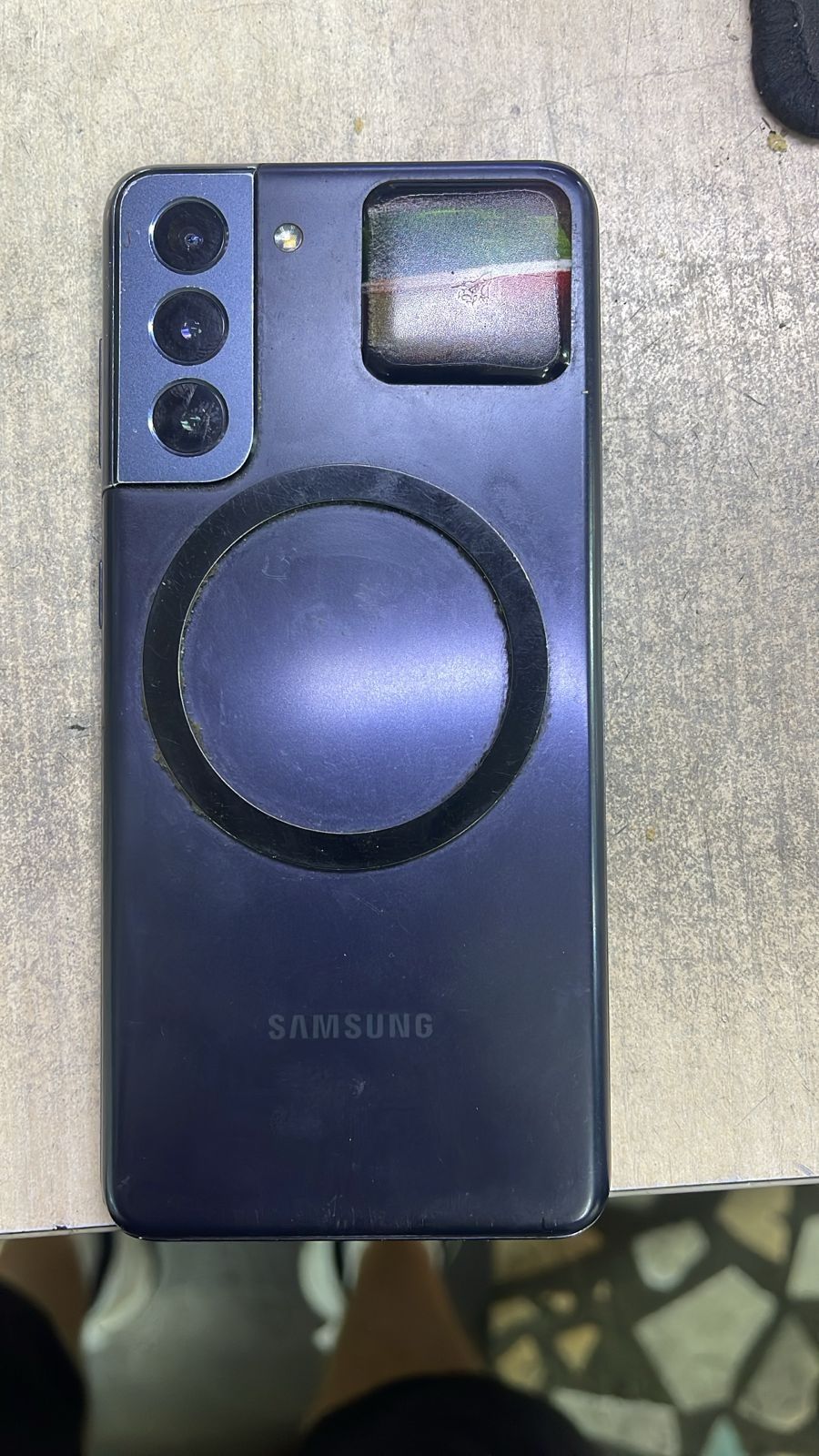 Samsung       S21