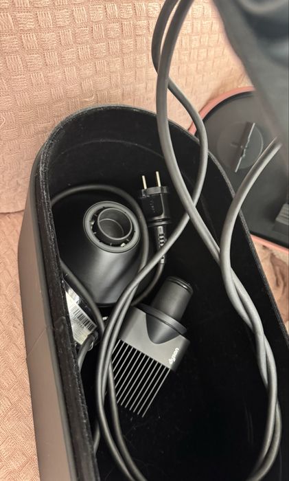 Uscator de par dyson supersonic