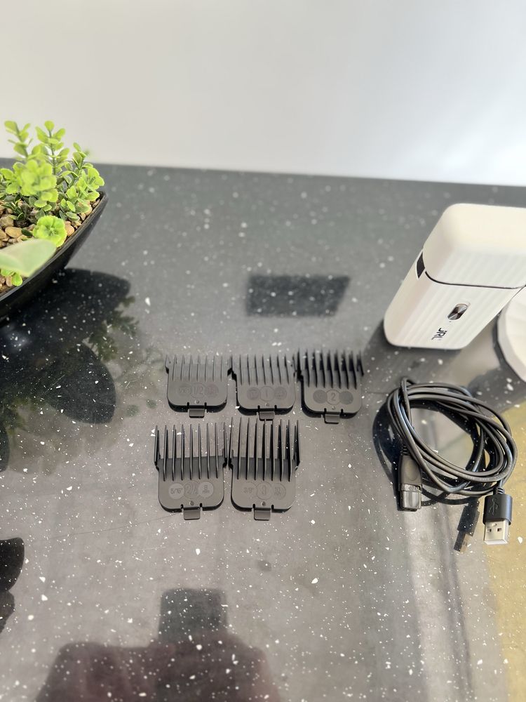 Продавам JRL Ghost Trimmer и Ghost Shaver!