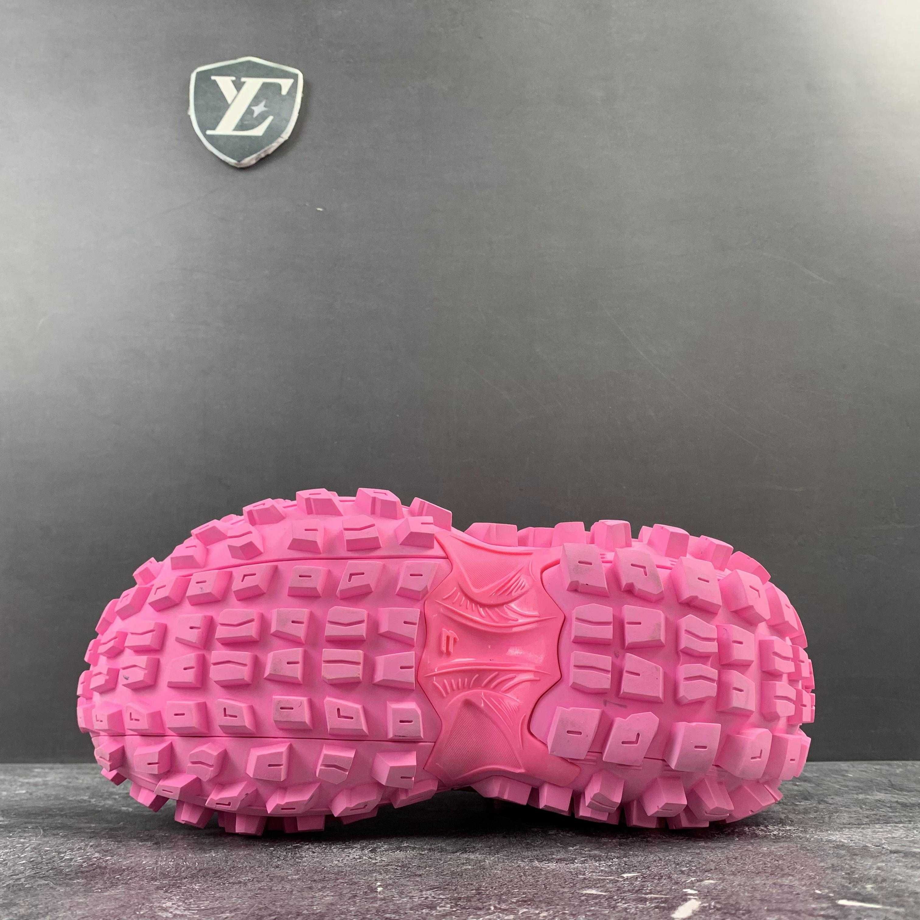 Adidasi Balenciaga Defender