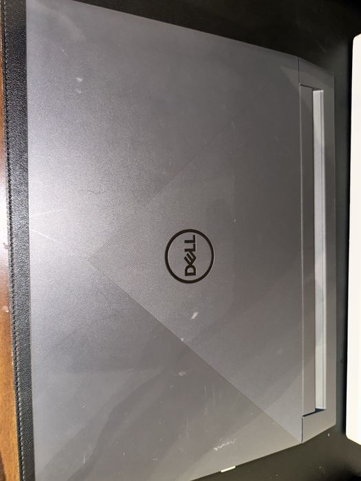 Laptop gaming Dell G15 5511