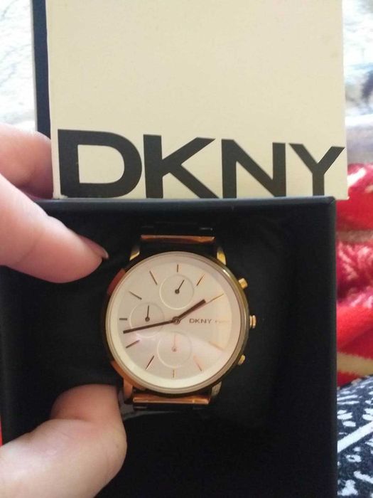 Ceas dama cu curea de metal DKNY