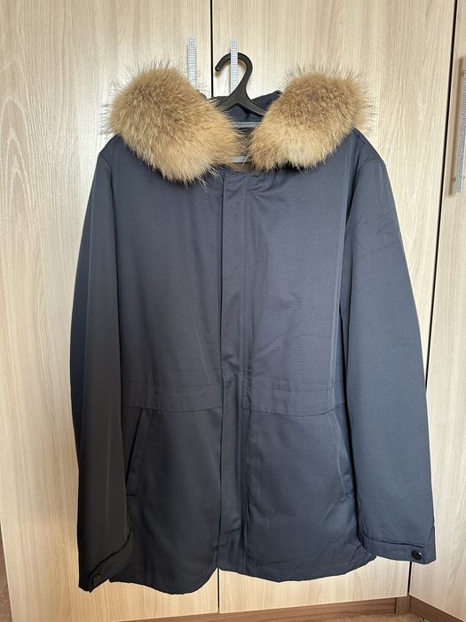 Продам мужскую парку синего цвета