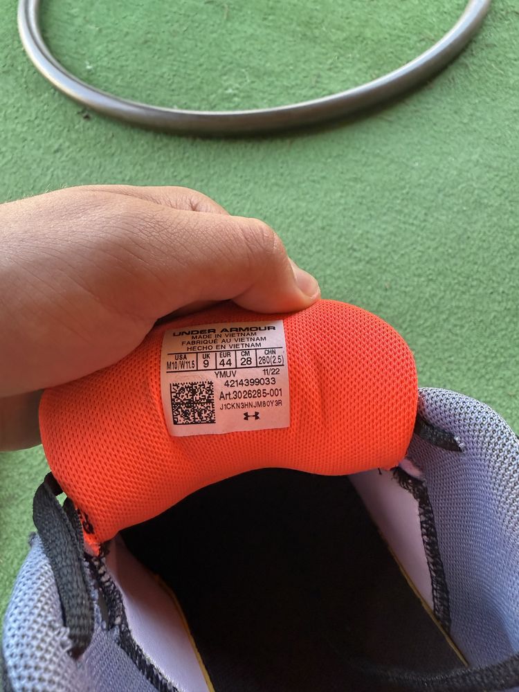 Маратонки under armour
