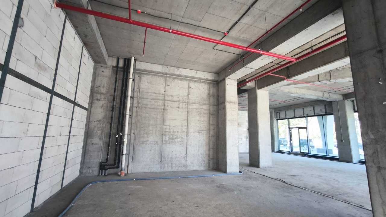 Первая линия под офис/магазин/учебный центр/шоурум - 347 м²