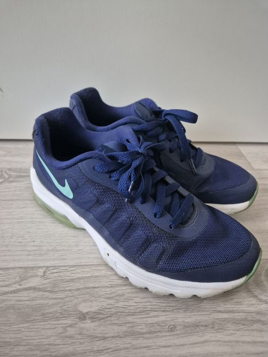 Nike air max invigor