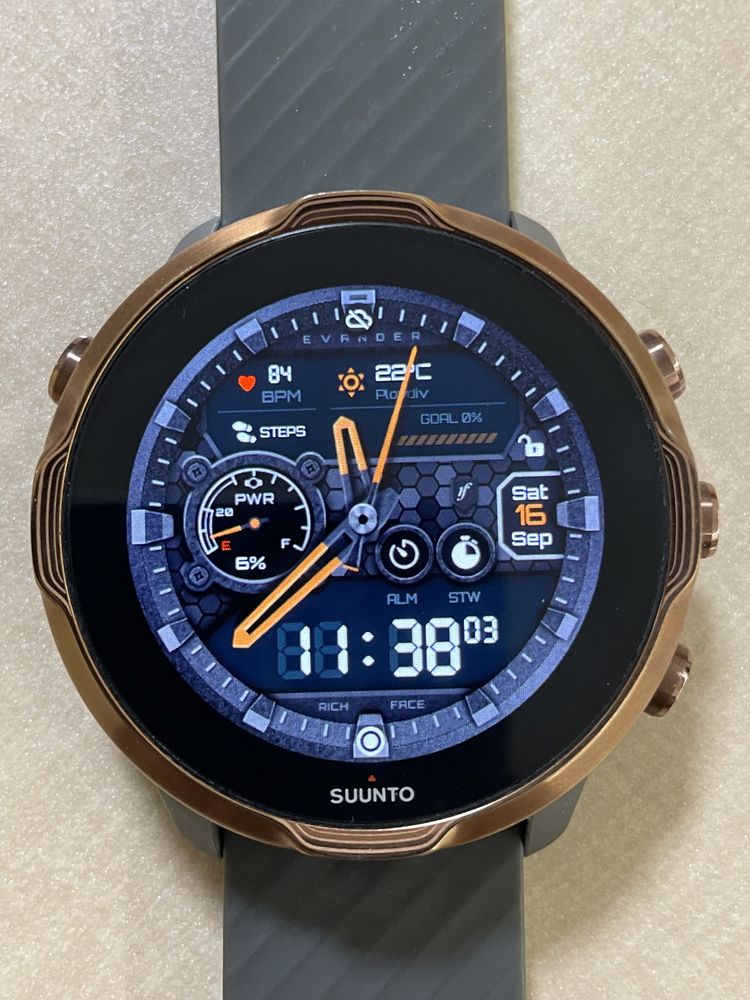 Часовник Suunto 7 + 5бр. каишки ПОДАРЪК