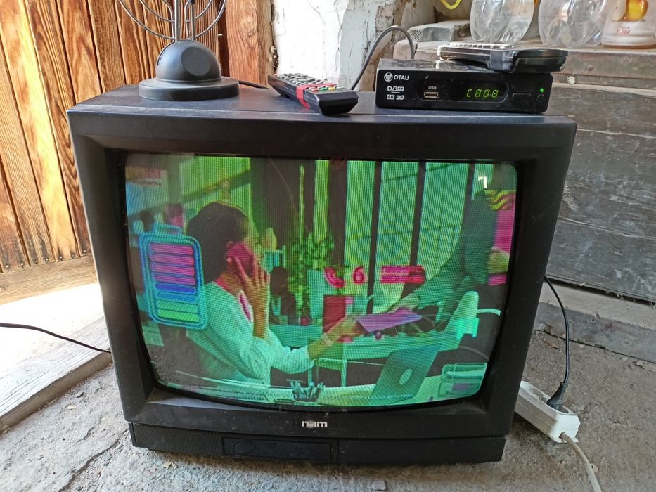 Продам старый телевизор